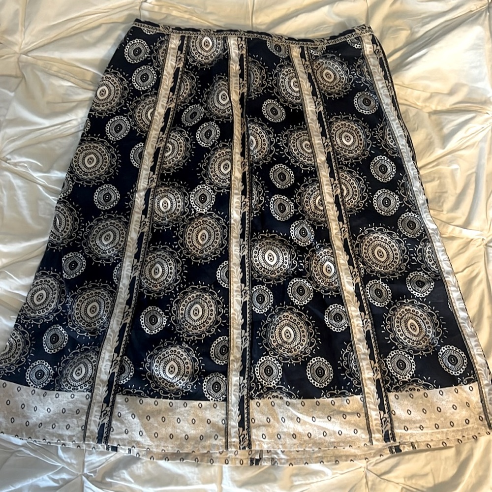 Ann Taylor Loft - 💯% linen skirt, size 4